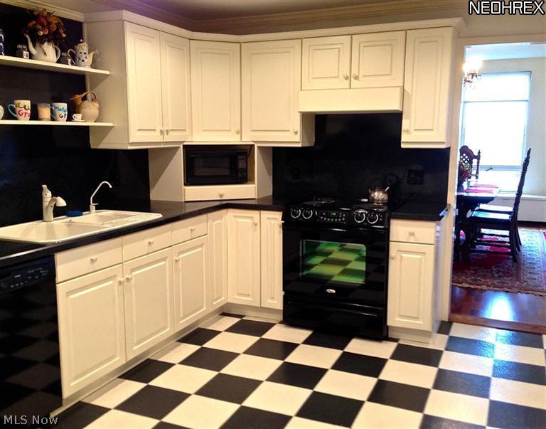 Bratenahl Place - Residential