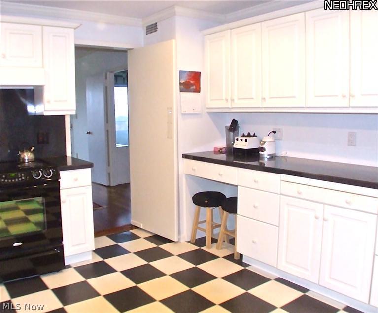 Bratenahl Place - Residential