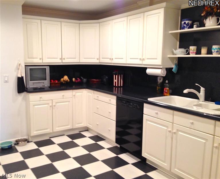 Bratenahl Place - Residential