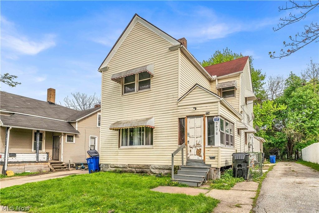 Photo of 5678 Hamlet Avenue, Cleveland, OH 44127 (MLS # 5204374)