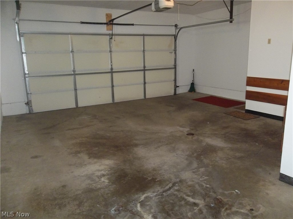 Menloughwood Drive - Residential