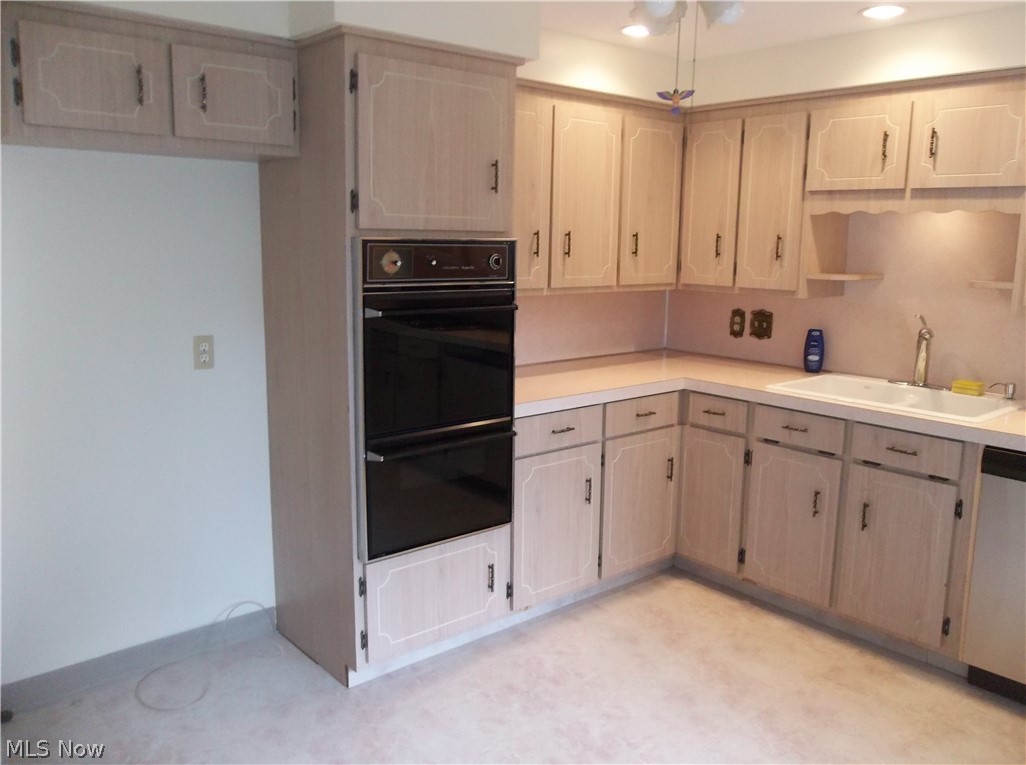 Menloughwood Drive - Residential