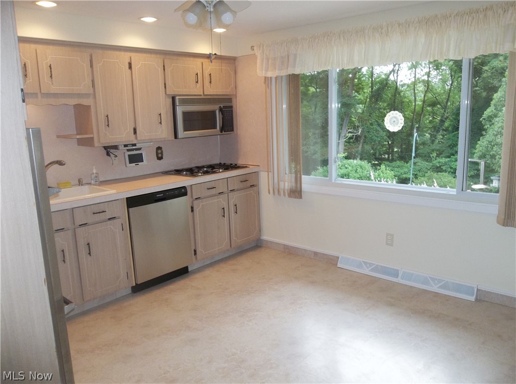 Menloughwood Drive - Residential