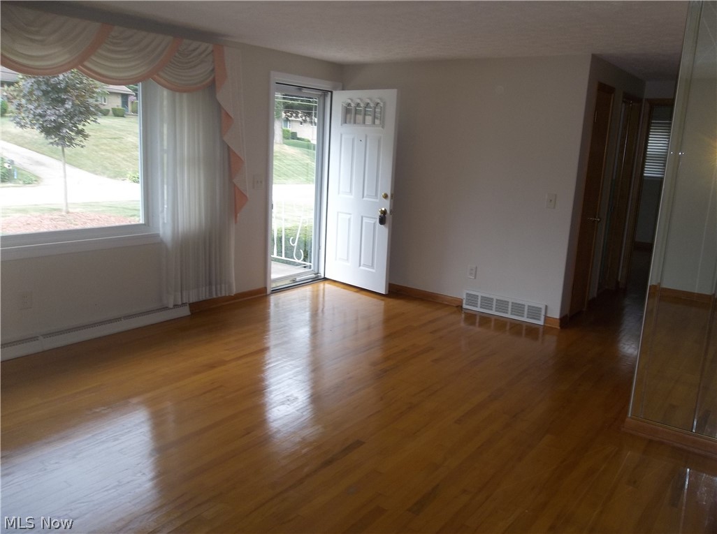 Menloughwood Drive - Residential