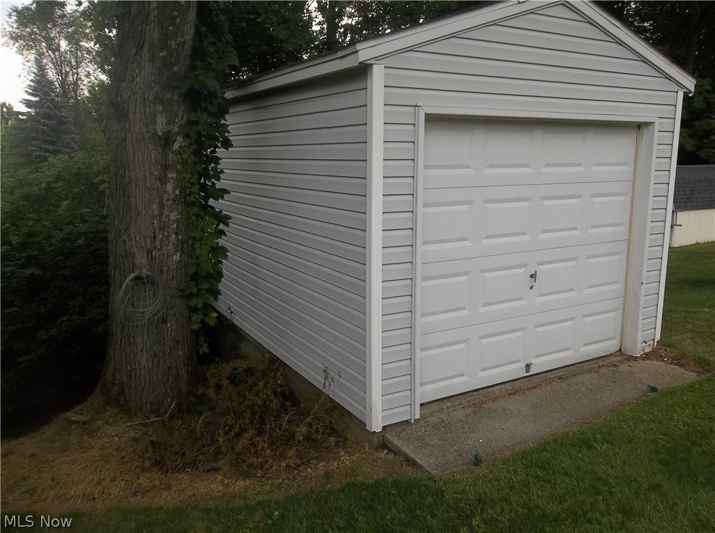 Menloughwood Drive - Residential