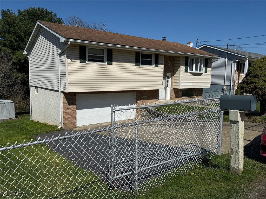 233 Frostview Drive, Wintersville, Ohio image 3
