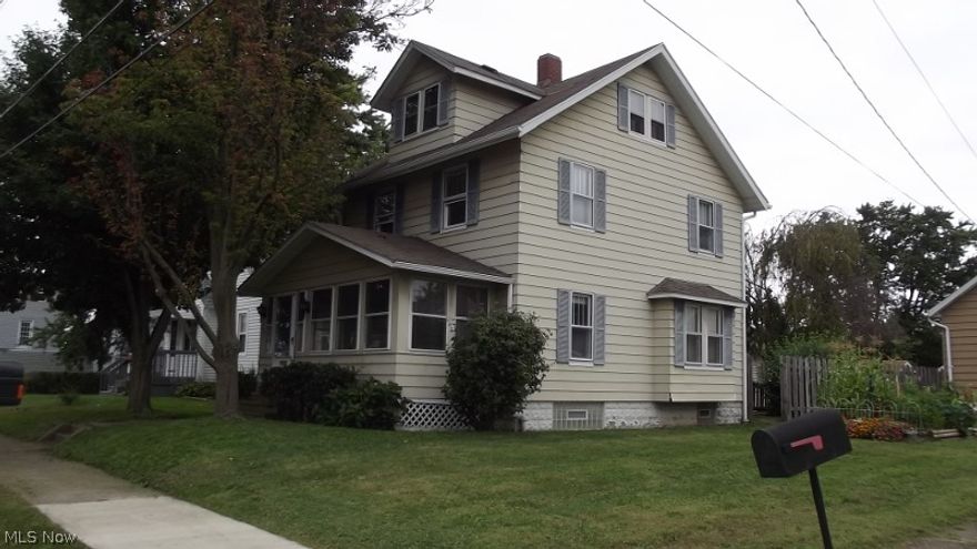 Nice alum 2 sty located in established Barberton neighborhood. 1 Car det garage, nice oak kitchen, appliances, enclosed porch, enclosed attic area.
Prior to seller receipt and approval of the full package from foreclosure, title to the property will conveyed by quit claim deed. Property was built prior to 1978. lead base paint may potentially exist.