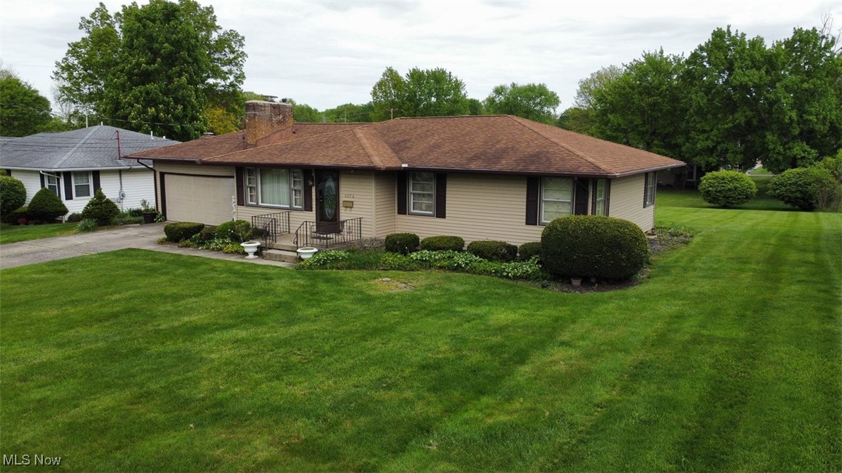 6074 Frontier Drive, Youngstown, Ohio image 2