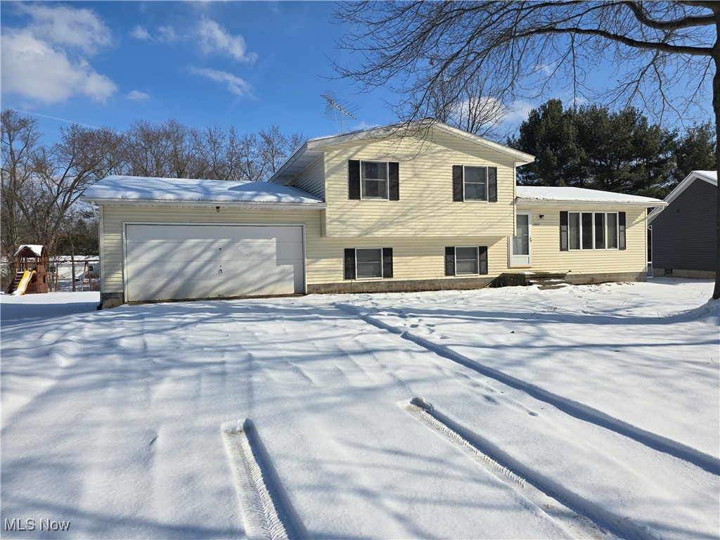 1311 Homesite Drive, Stow, Ohio image 1