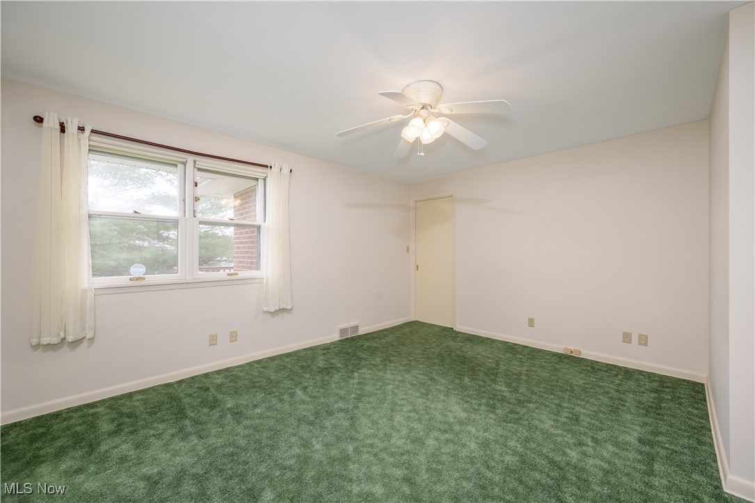 1498 Lilly Lane, Alliance, Ohio image 15