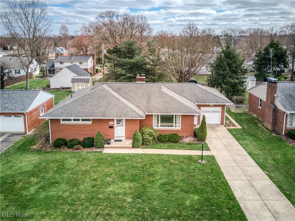 1498 Lilly Lane, Alliance, Ohio image 2