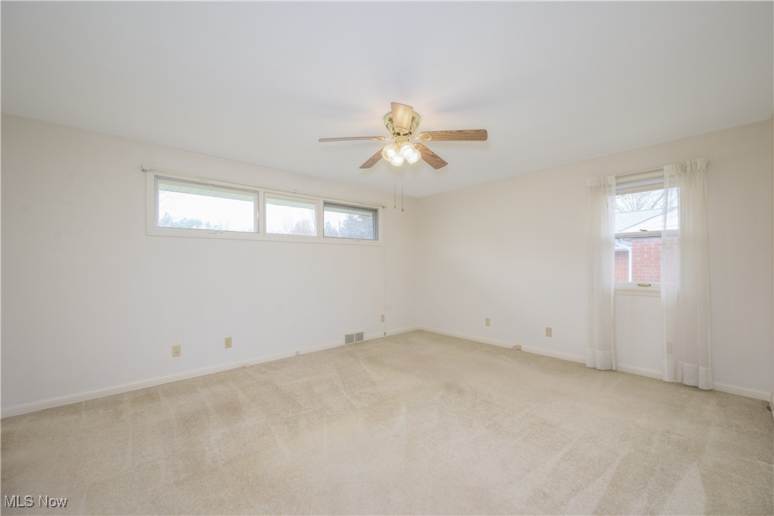 1498 Lilly Lane, Alliance, Ohio image 12