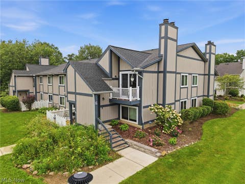 Condo For Sale - 8982 Portage Pointe Drive #E<br/> Streetsboro, OH 44241