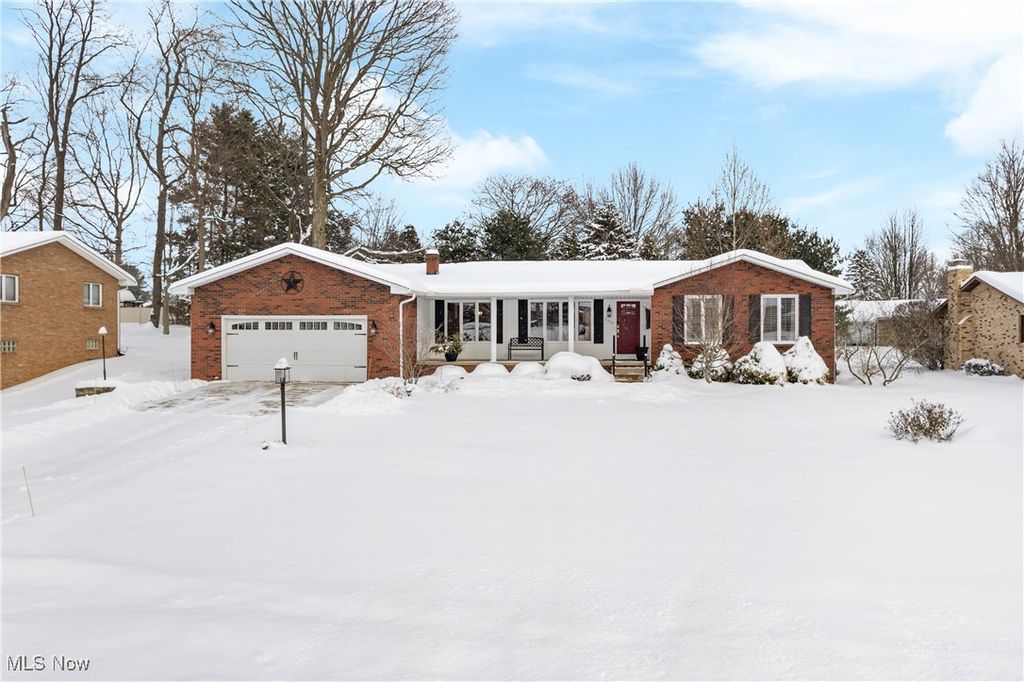 Photo of 5308 Lindenwood Street, Louisville, OH 44641 (MLS # 5183916)