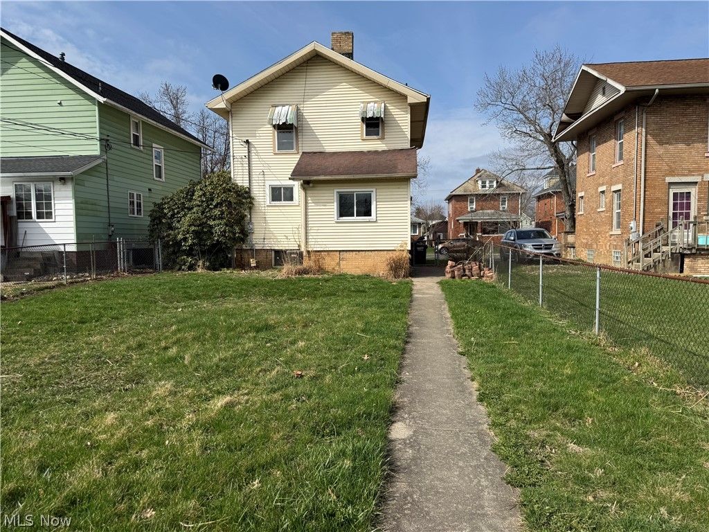 Photo of 717 N Dawson Street, Uhrichsville, OH 44683 (MLS # 5195486)