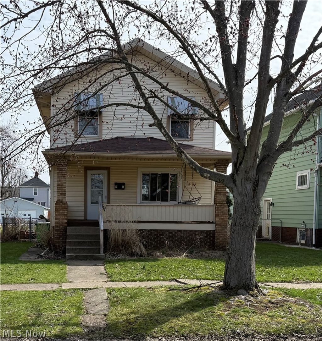 Photo of 717 N Dawson Street, Uhrichsville, OH 44683 (MLS # 5195486)