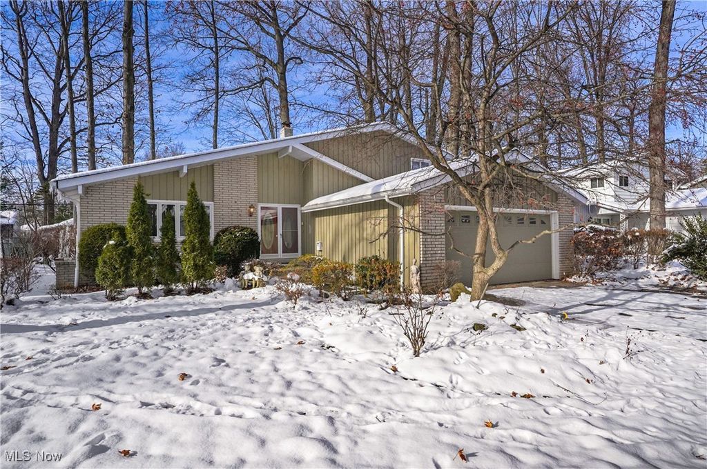 Photo of 6536 Duneden Avenue, Solon, OH 44139 (MLS # 5175282)