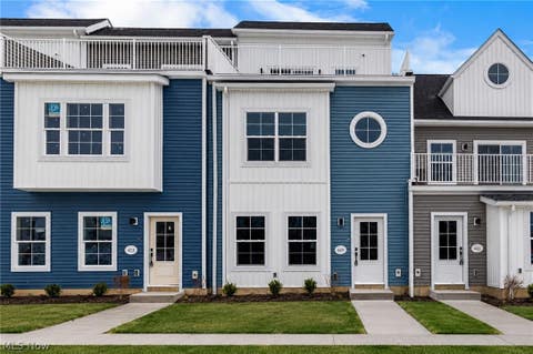 Townhouse For Sale - 449 Harbor Lane<br/> Lorain, OH 44052