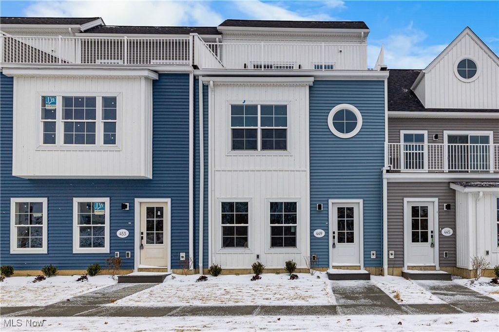 Photo of 449 Harbor Lane, Lorain, OH 44052 (MLS # 5174855)