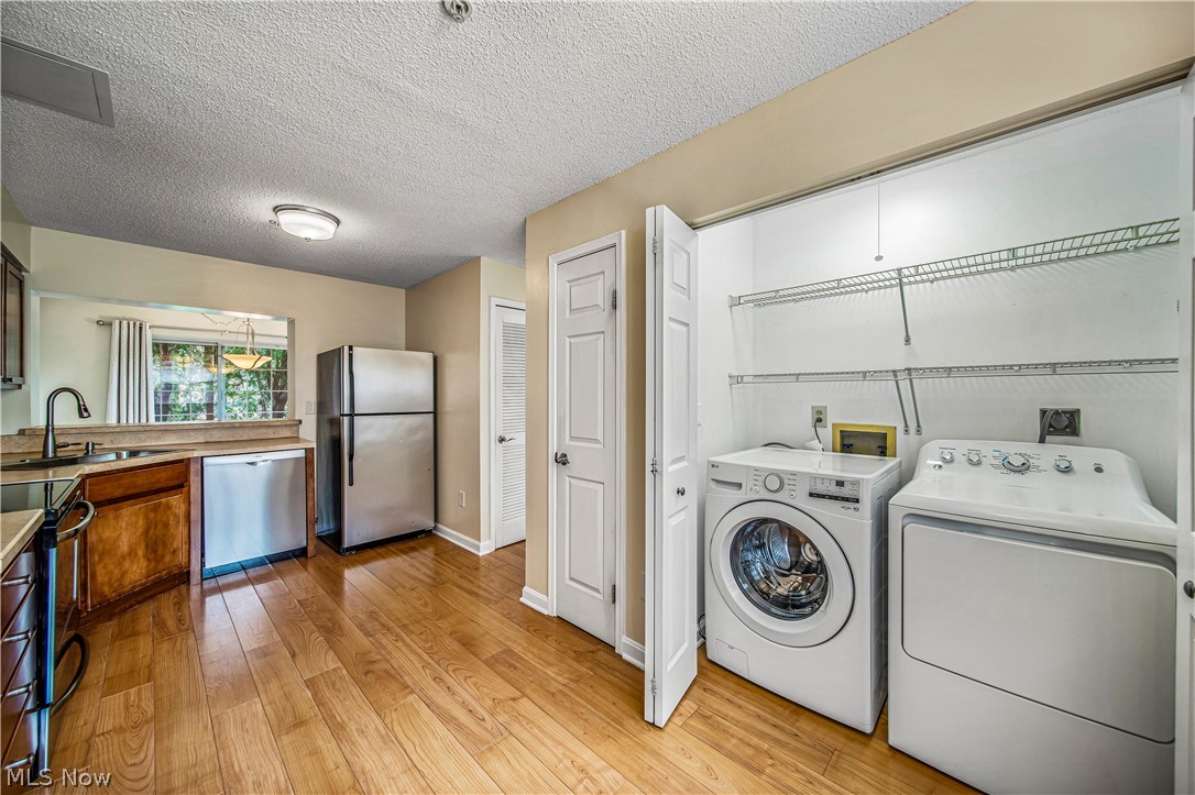 Fox Hollow/Woodhawk Condo Bldg - Residential