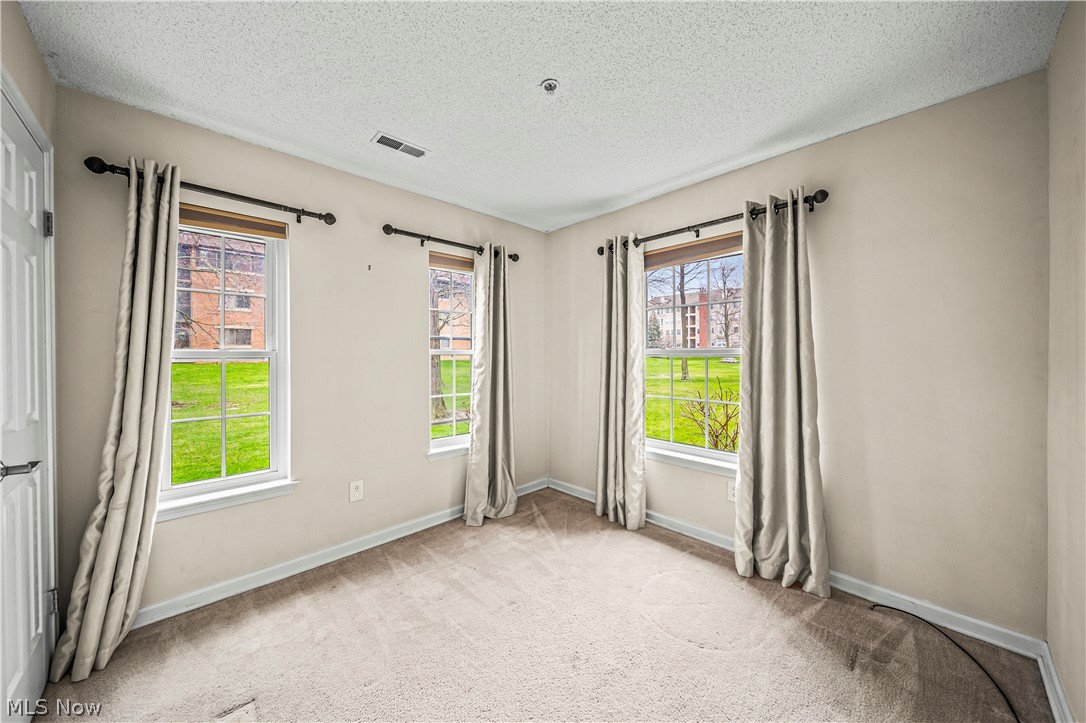 Fox Hollow/Woodhawk Condo Bldg - Residential