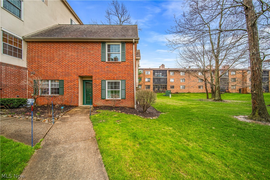 Fox Hollow/Woodhawk Condo Bldg - Residential