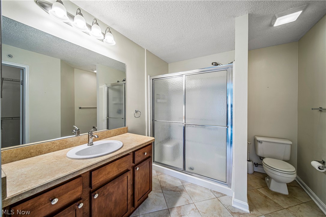 Fox Hollow/Woodhawk Condo Bldg - Residential