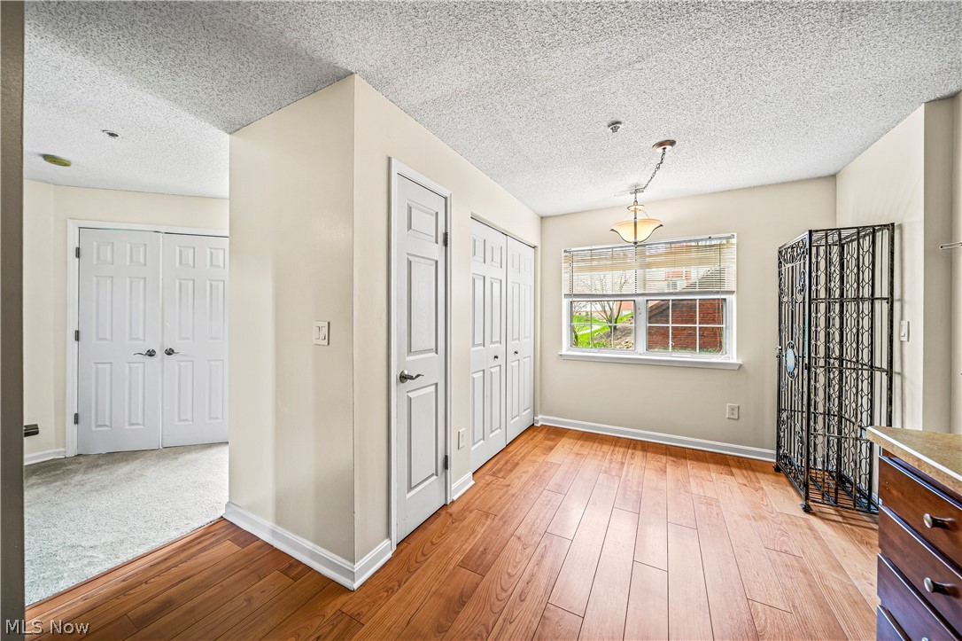 Fox Hollow/Woodhawk Condo Bldg - Residential