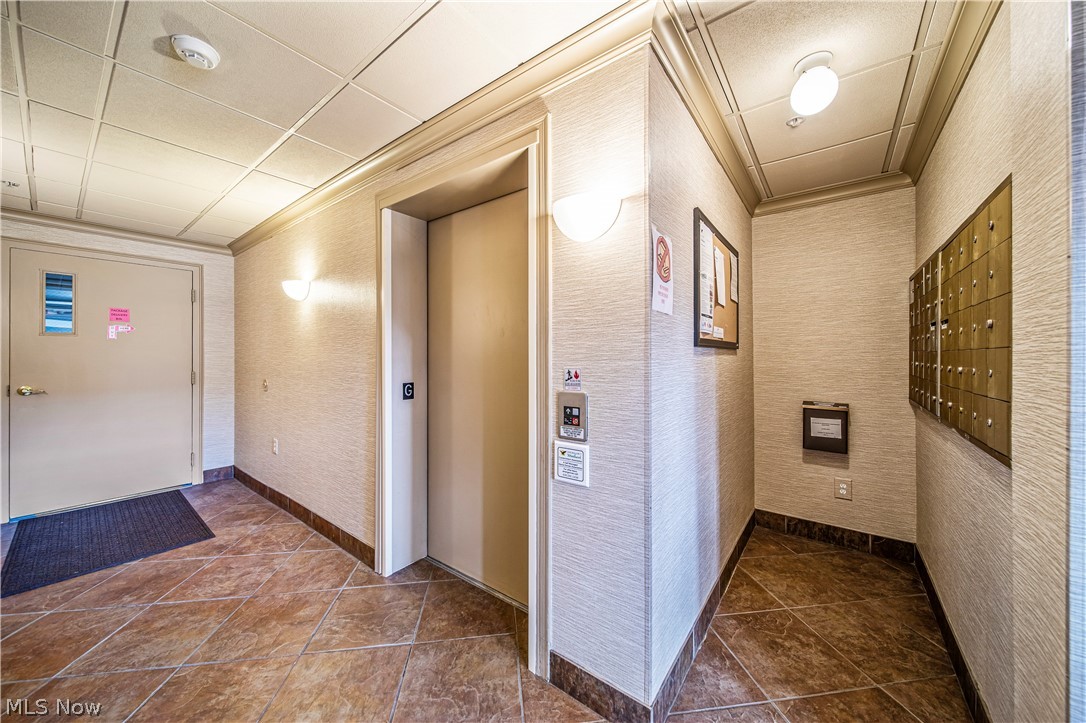 Fox Hollow/Woodhawk Condo Bldg - Residential