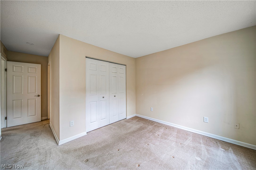 Fox Hollow/Woodhawk Condo Bldg - Residential