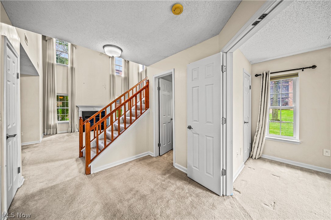 Fox Hollow/Woodhawk Condo Bldg - Residential