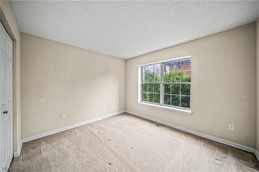 Fox Hollow/Woodhawk Condo Bldg - Residential