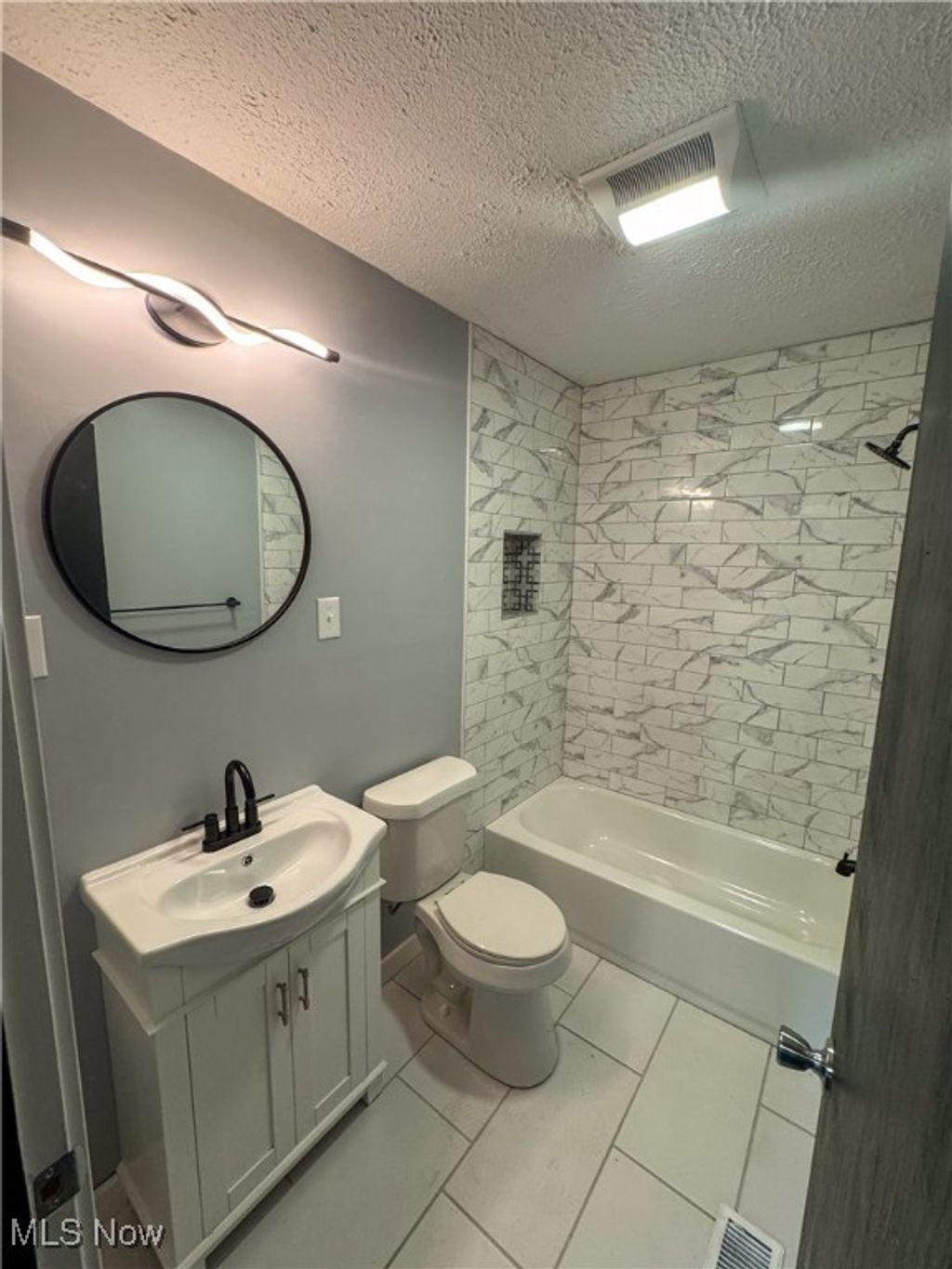 Photo of 2640 Martha Avenue NE, Canton, OH 44705 (MLS # 5166042)