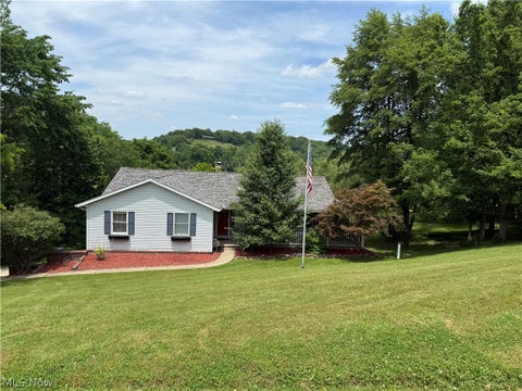 Homes For Sale - 2187 Golfview Drive<br/> New Philadelphia, OH 44663