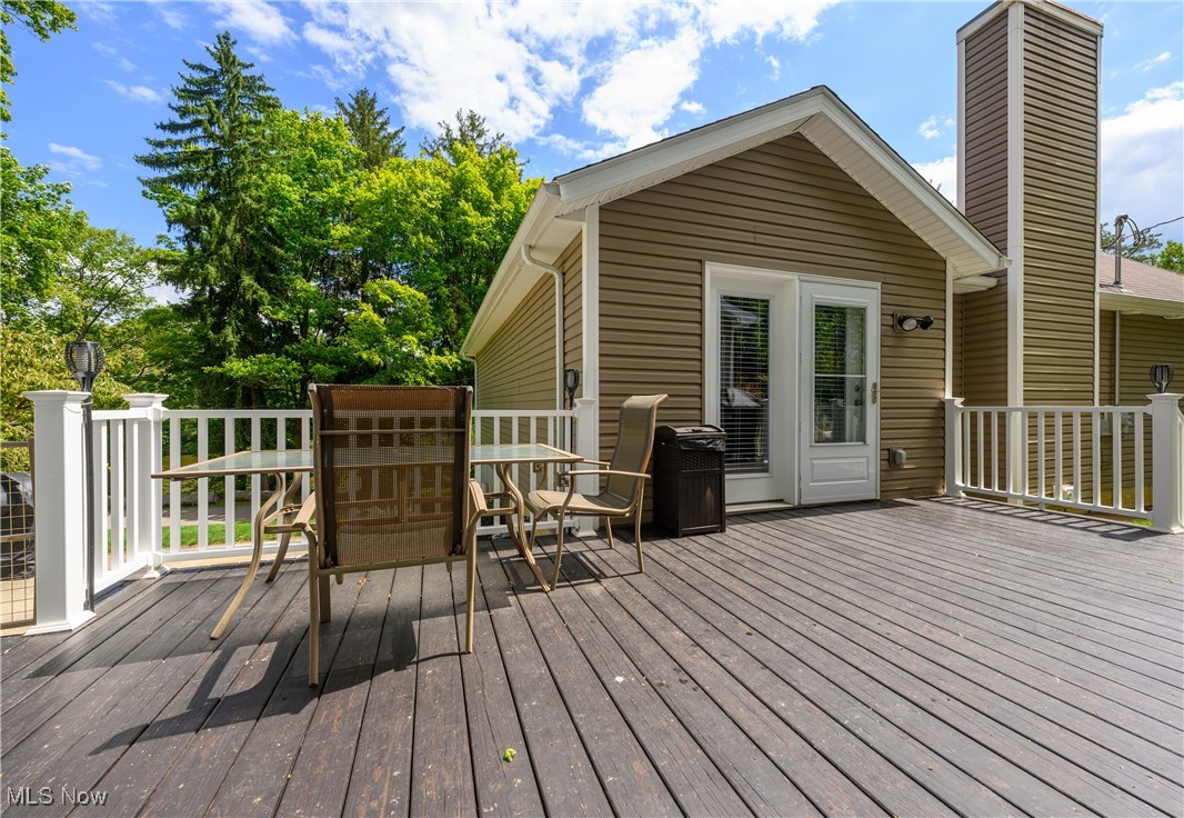 1483 Lake Front Drive, Salem, Ohio image 33