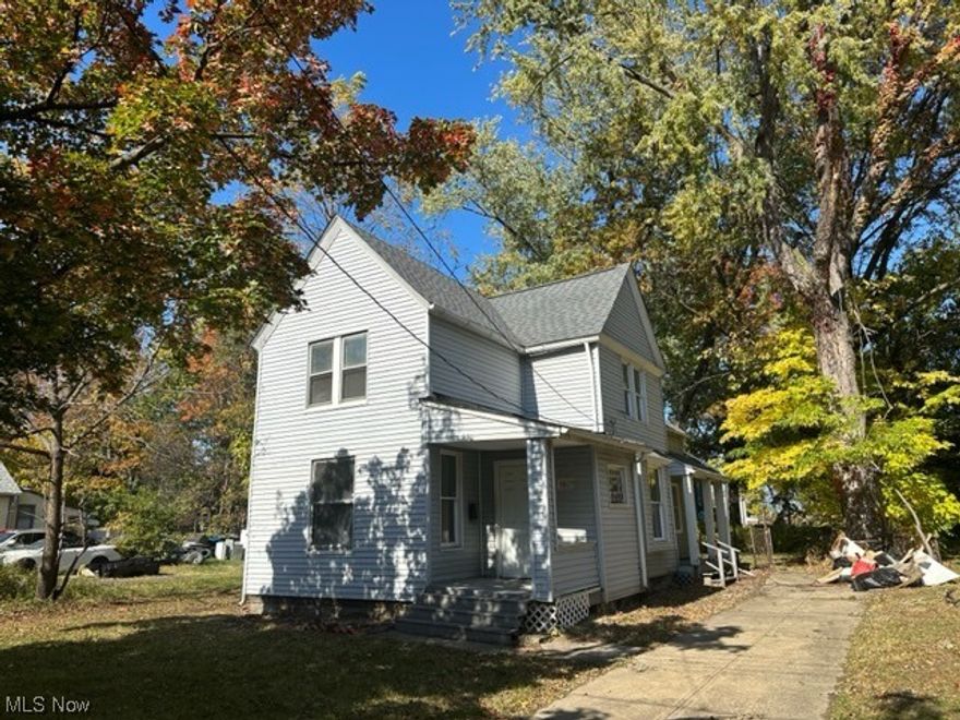 Move-in ready colonial with over 1200 sq ft of living area in the Collinwood area, great for owner occupants or investors. Rent estimated around $1200, this home has many updates such as vinyl siding, an almost-brand-new roof, vinyl plank flooring in the kitchen and bath, upgraded electric panel, newer hot water tank, modern furnace. Other features include: driveway for plenty of off-street parking, formal
dining room, huge living room with fireplace, full basement, newer carpet. Great location, near freeway access, shopping, schools, and just minutes to Downtown Cleveland