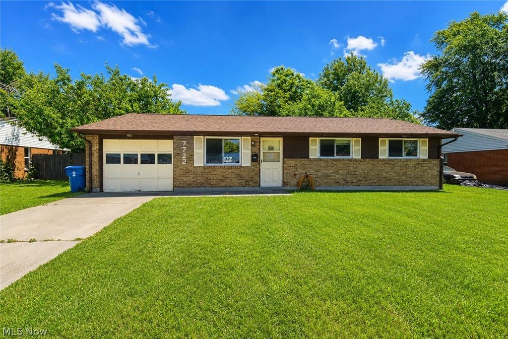 Photo of 7722 Shalamar Drive, Dayton, OH 45424 (MLS # 5216739)