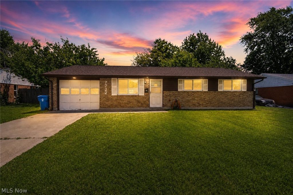 Photo of 7722 Shalamar Drive, Dayton, OH 45424 (MLS # 5216739)