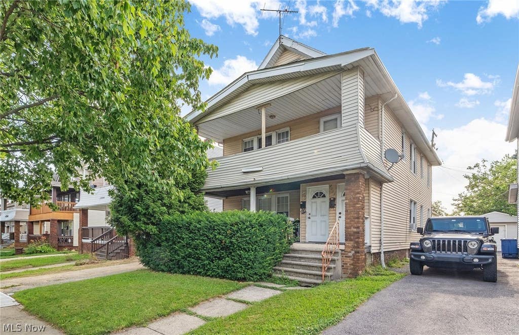 Photo of 2219 Chesterland Avenue, Lakewood, OH 44107 (MLS # 5225832)