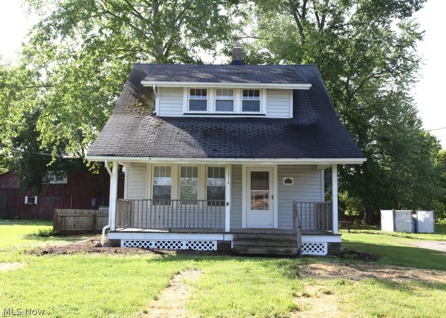 Retail or office space located in the heart of Avon. Great Traffic and visibility. Tenant pays cam on top of rental price. Don't miss out all hardwood new furnace, roof and AC.