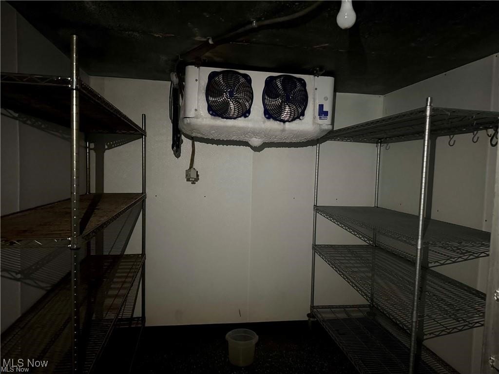 City/Canton - Commercial Sale