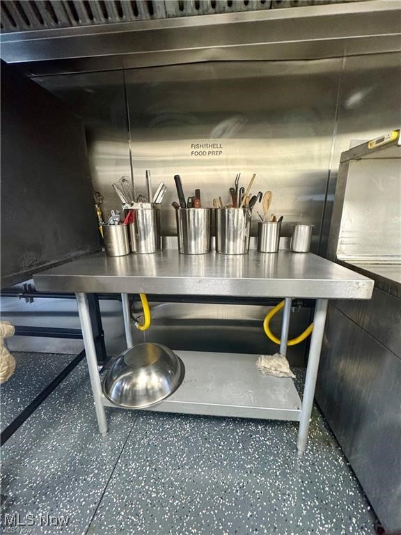 City/Canton - Commercial Sale