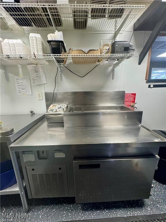 City/Canton - Commercial Sale