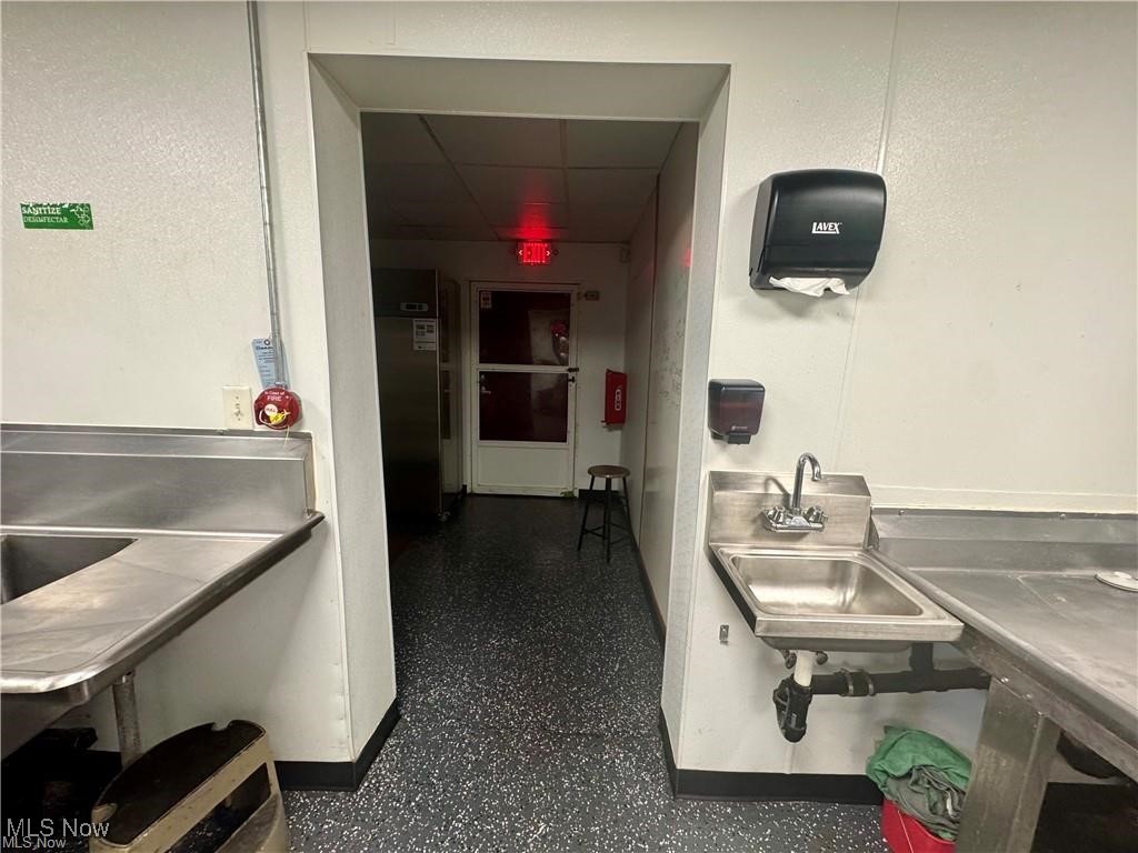 City/Canton - Commercial Sale