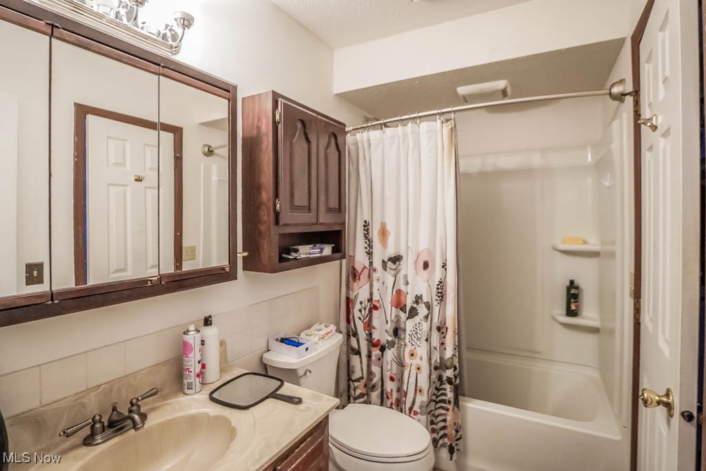 7907 Amberly Circle, North Canton, Ohio image 17