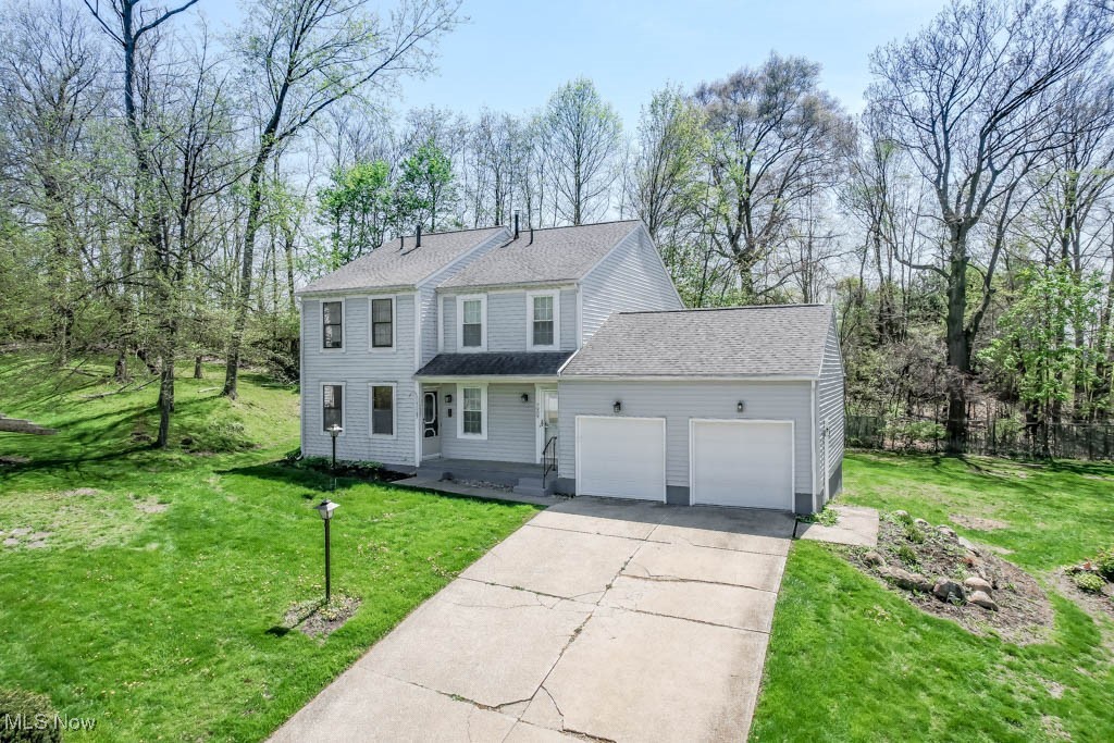 7907 Amberly Circle, North Canton, Ohio image 1