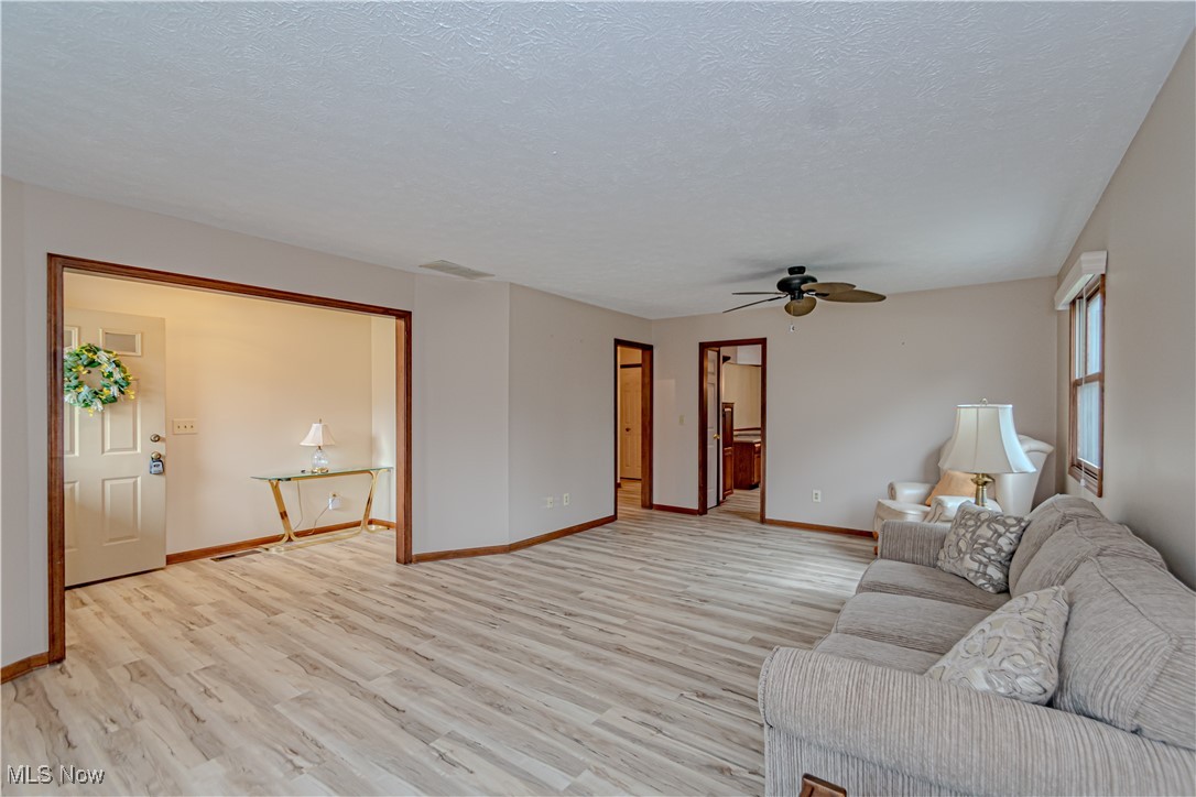 10681 Stapleton Drive, Strongsville, Ohio image 8
