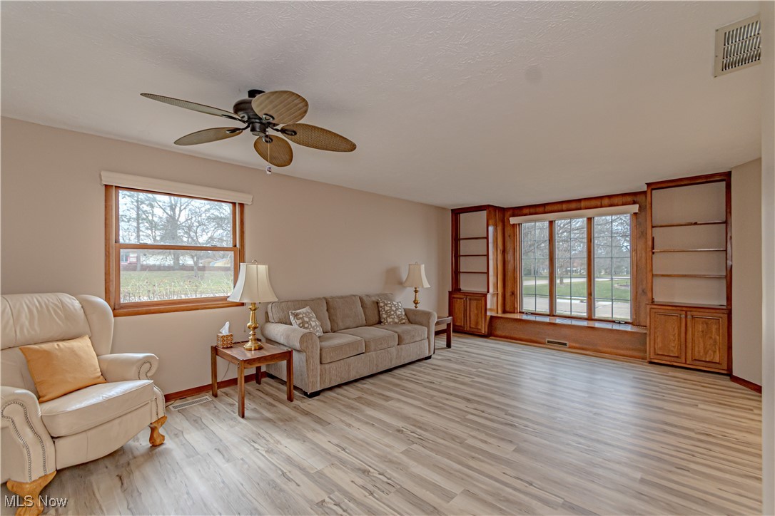 10681 Stapleton Drive, Strongsville, Ohio image 9
