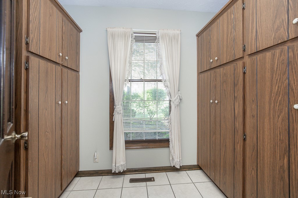 9507 Knights Way, Brecksville, Ohio image 17