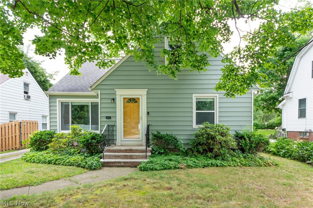 Welcome to this charming Cape Cod-style home featuring 3 bedrooms and 1.5 baths. The main floor offers 2 bedrooms, while upstairs, you'll find an additional bedroom. Enjoy the natural light of a relaxing sunroom that opens up to the the backyard. The remodeled basement adds plenty of extra living space.